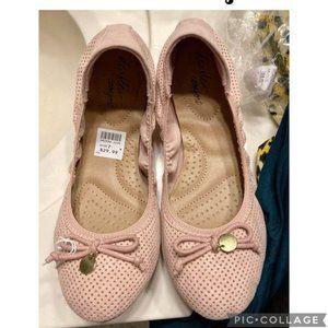 Ladies Light Pink Flats